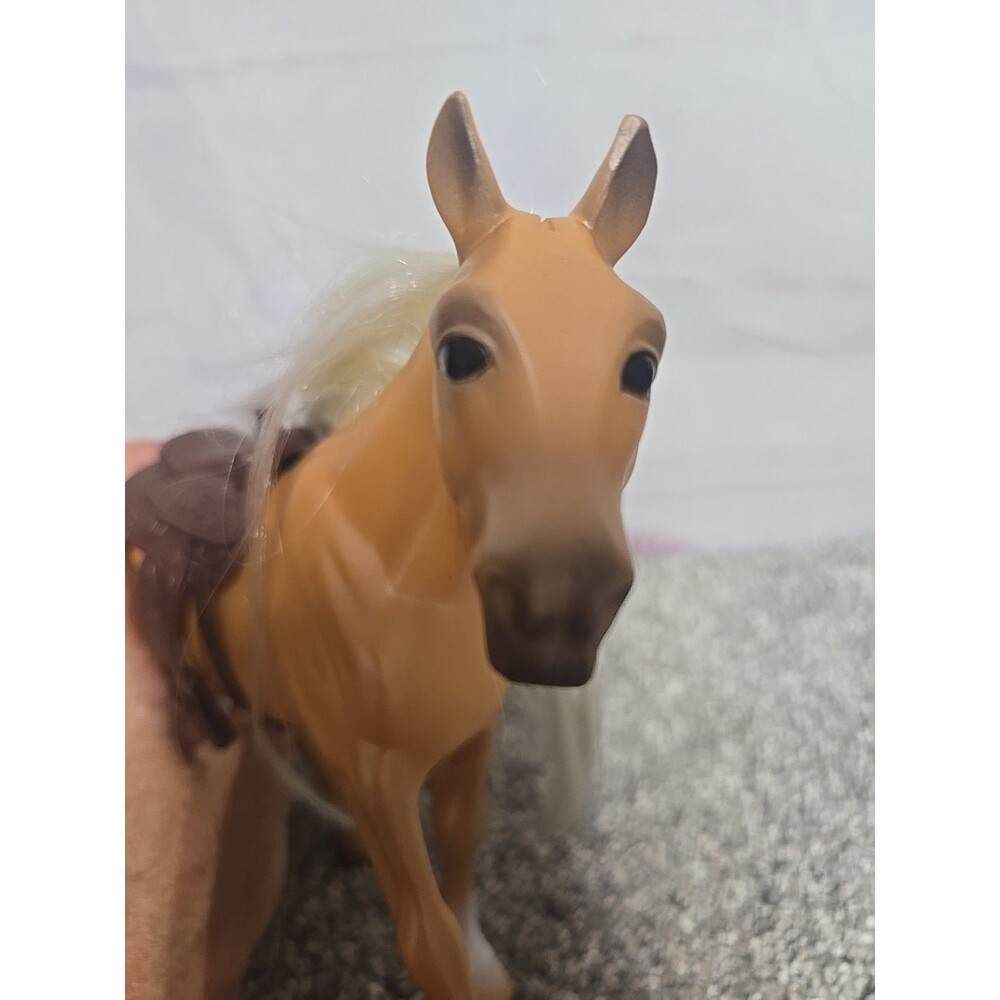Breyer Reeves Tan Palomino Horse Pony with Saddle #0921PNY   Blonde Mane - Picture 7 of 14